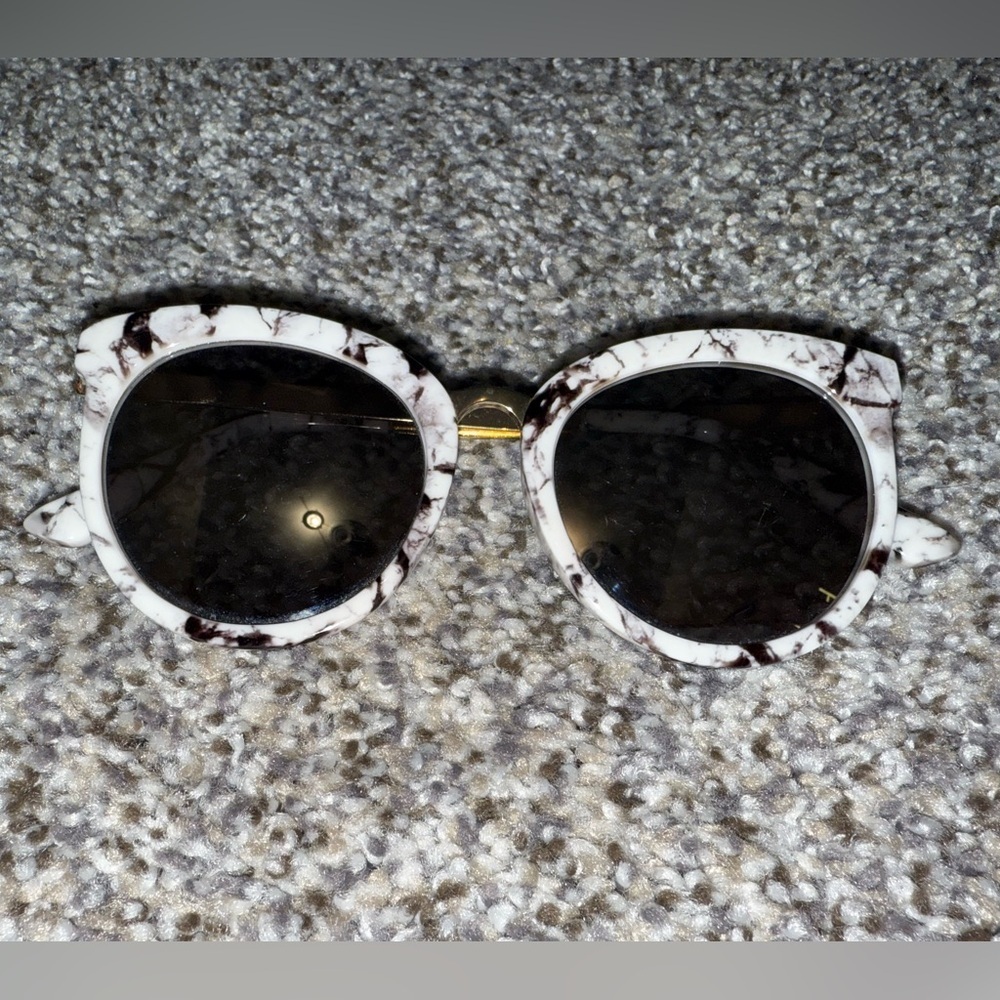 Black and white marble sunglasses